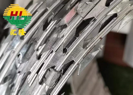 কারখানার সরাসরি সরবরাহ গরম বিক্রয় গরম ডুব গ্যালভানাইজড কনসার্টিনা বার্বড ওয়্যার ইউক্রেনের জন্য