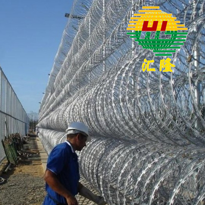 কম দামের স্টেইনলেস স্টীল Ss 304 Bto-22 Cbt-65 Razor Barbed Wire / Galvanized Concertina Wire