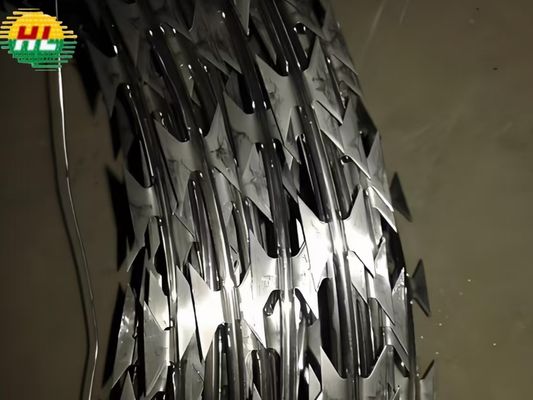 মাল্টি উপাদান রেজার বার্বড ওয়্যার সঙ্গে 700 কয়েল ব্যাসার্ধ এবং 2.0 ওয়্যার ব্যাসার্ধ